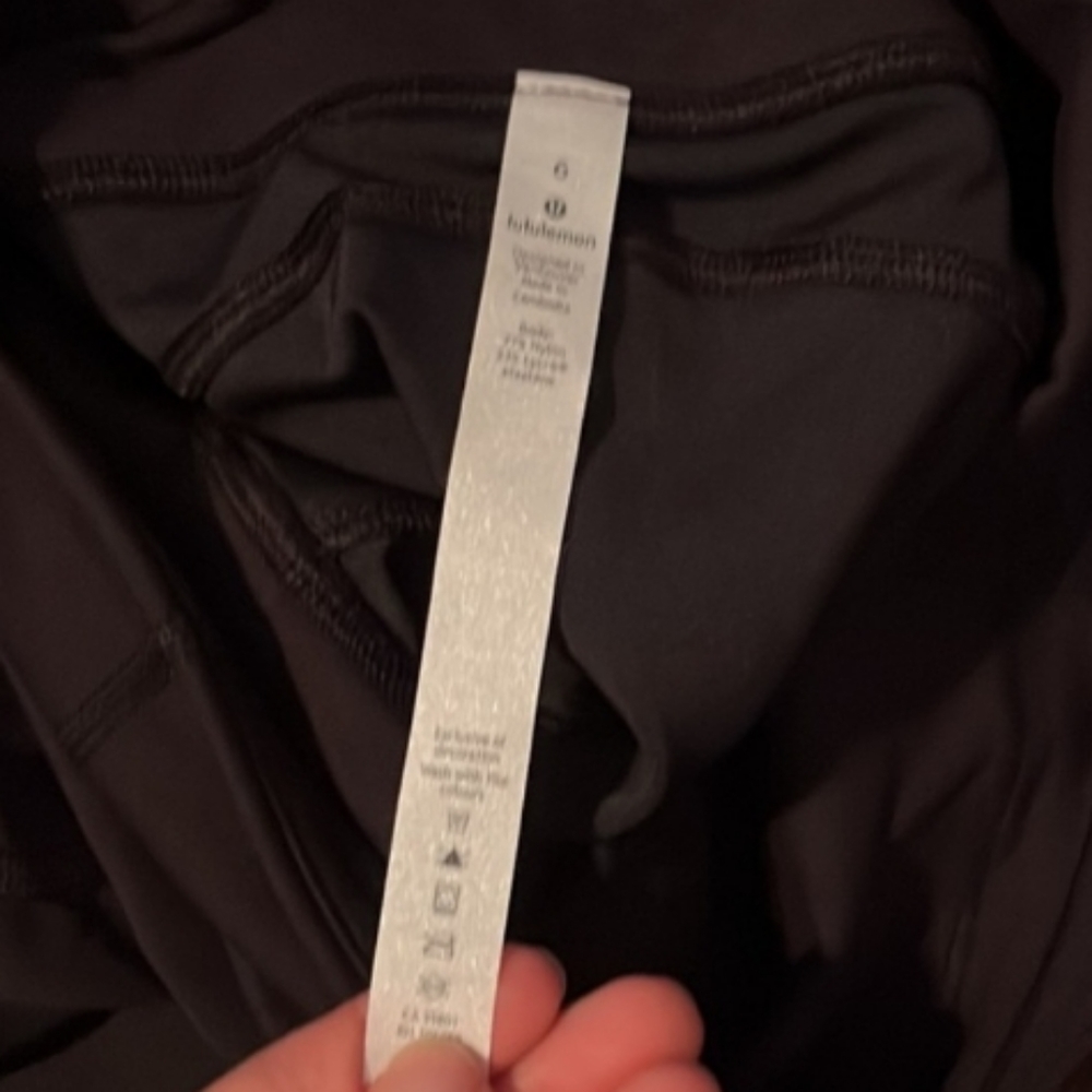 NWT 🍋 LULULEMON 🍋 INVIGORATE 25" Black Size 6 - Picture 7 of 11